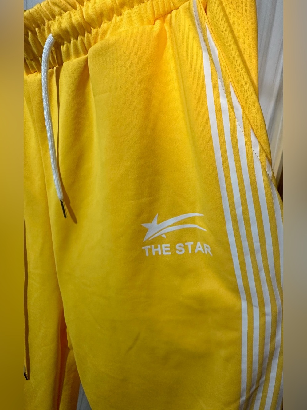 QJQ The Star Yellow 3-Stripe Track Pants Size Large
